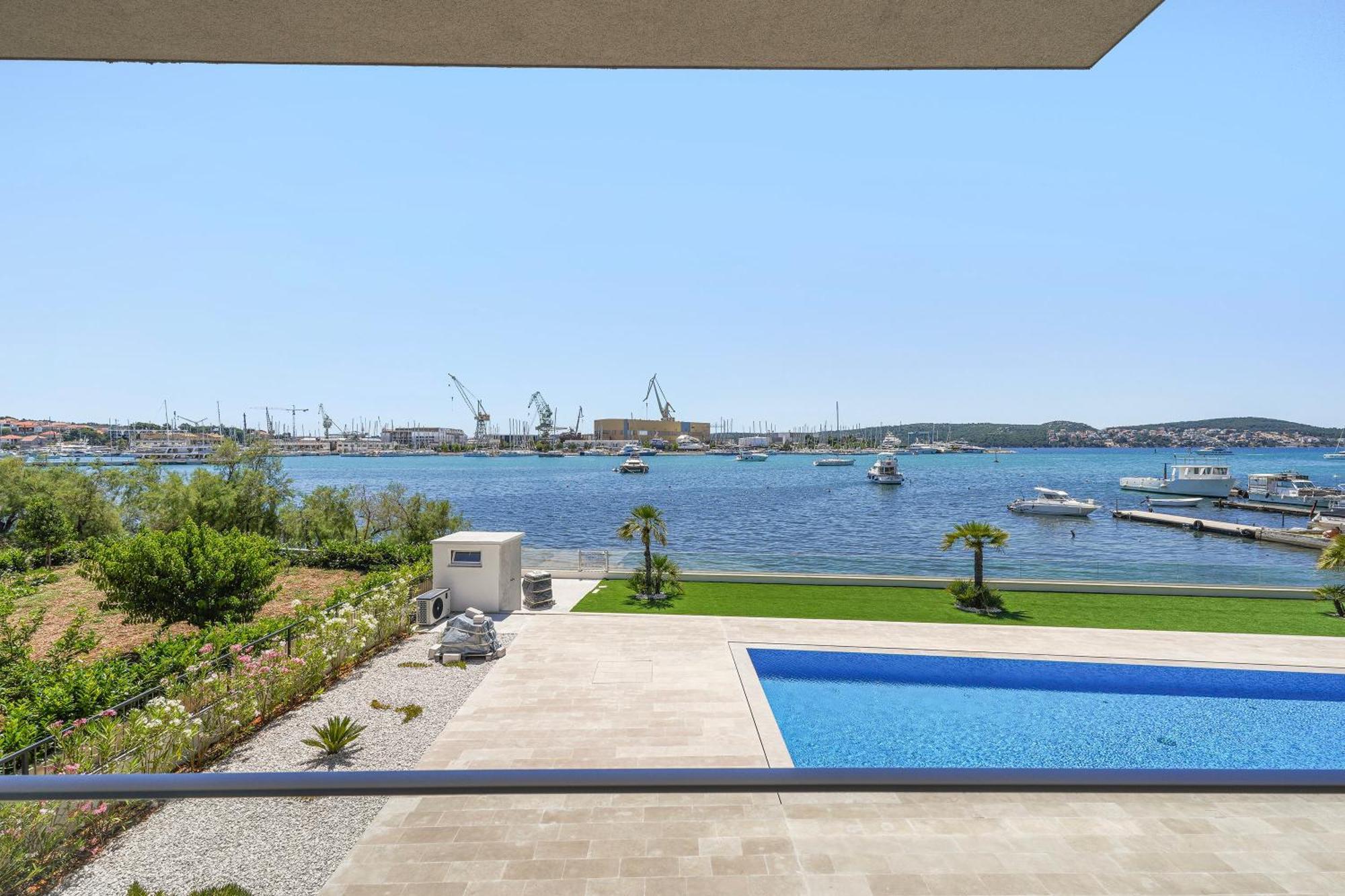 Royal Dutch At Sea Apartman Trogir